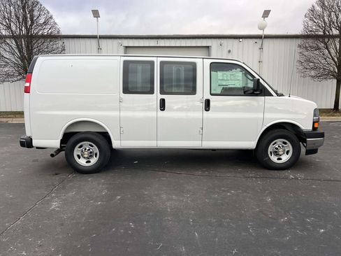 New 2025 Chevrolet Express 2500 w/ Driver Convenience Package image 5