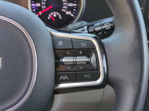 Certified 2024 Kia Carnival LX image 24