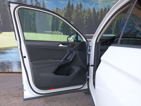 Used 2020 Volkswagen Tiguan S image 10