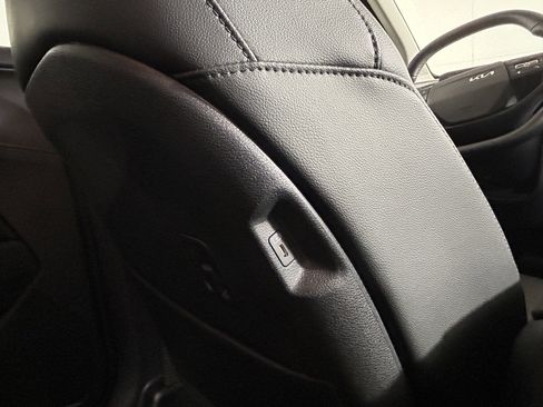 Used 2026 Kia Sportage EX image 12