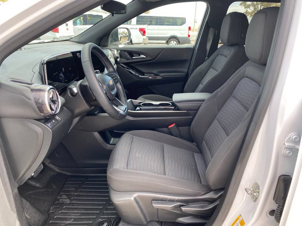 Used 2025 Chevrolet Equinox LT FWD image 24