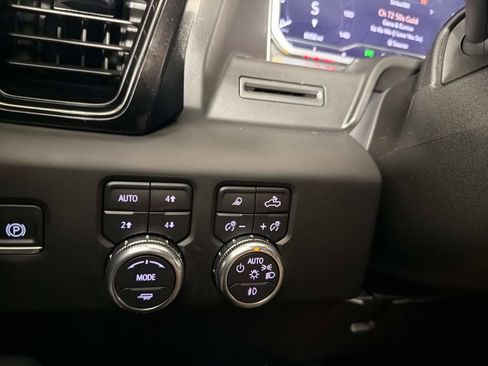 Used 2025 GMC Sierra 2500 AT4 AWD/4WD image 44