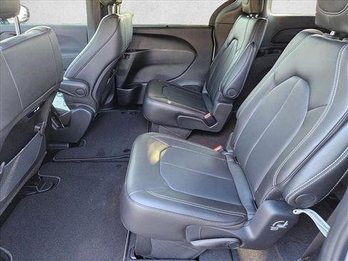 New 2026 Chrysler Pacifica Select image 12