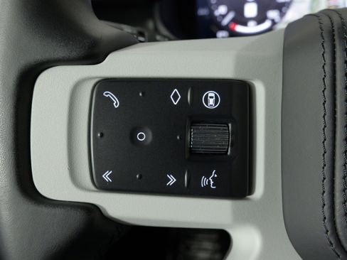 Used 2024 Land Rover Defender 130 X-Dynamic SE AWD/4WD image 56