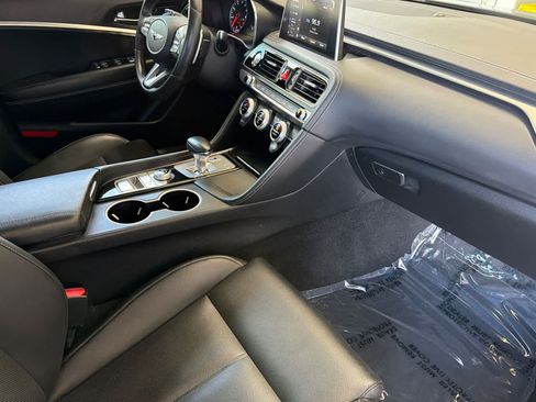 Used 2021 Genesis G70 2.0T RWD image 15