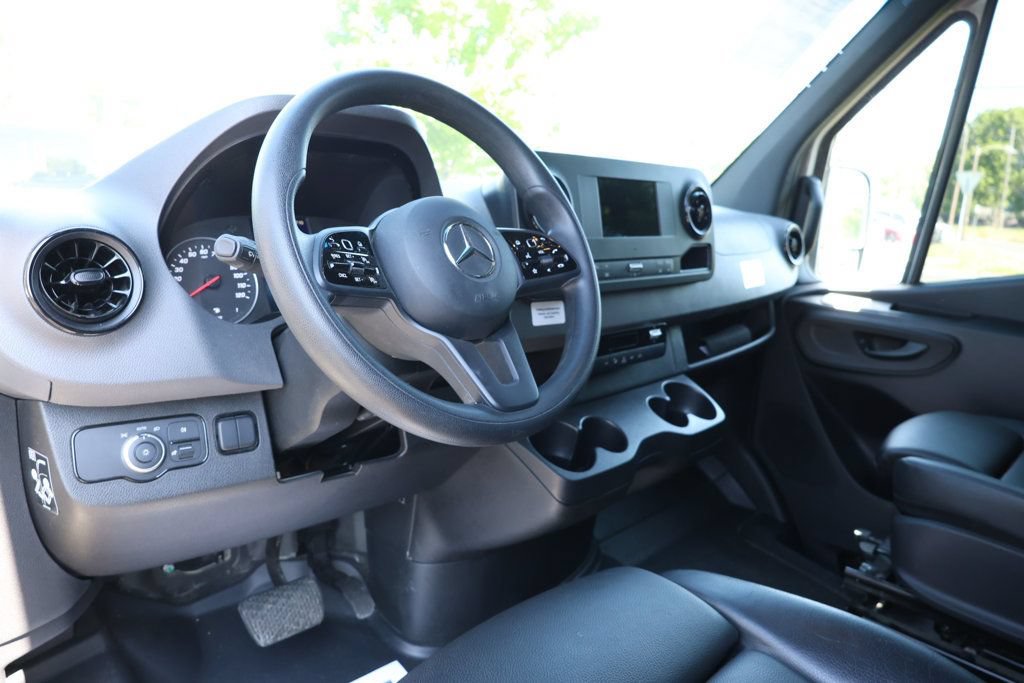 Used 2024 Mercedes-Benz Sprinter 2500 image 18
