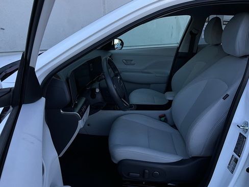 Used 2025 Hyundai Kona SEL image 10