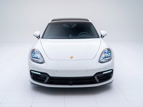 Certified 2023 Porsche Panamera Platinum Edition image 6