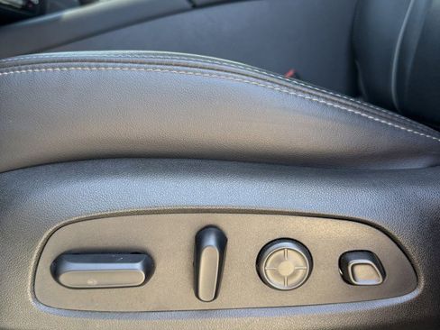 Used 2021 Buick Enclave Avenir w/ Avenir Technology Package image 12