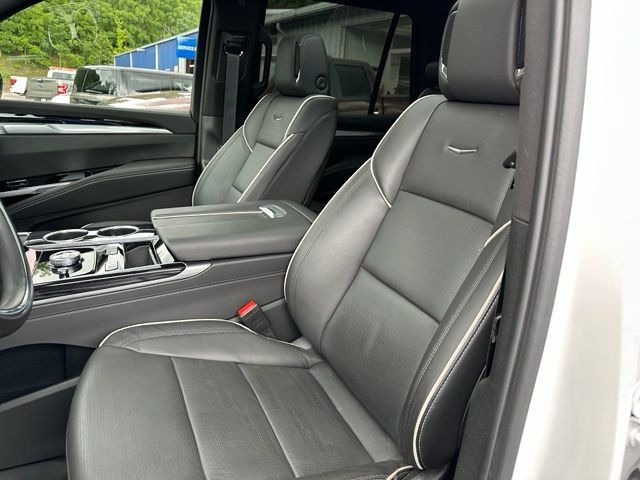 Used 2025 Cadillac Escalade Sport w/ Touring Package AWD/4WD image 30