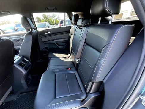 Certified 2023 Volkswagen Atlas Cross Sport SE image 17