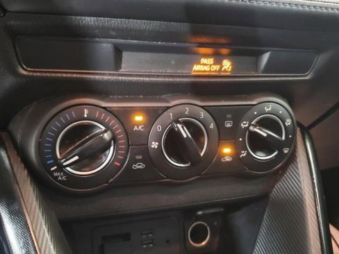 Used 2018 Toyota Yaris iA image 17