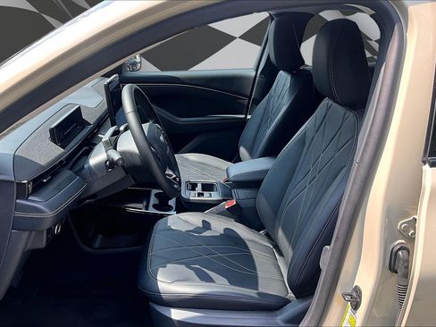Used 2025 Ford Mustang Mach-E Select RWD image 24