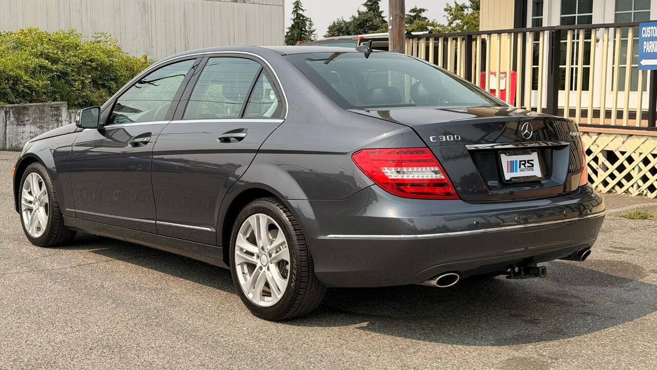 Used 2013 Mercedes-Benz C 300 4MATIC Sedan image 3