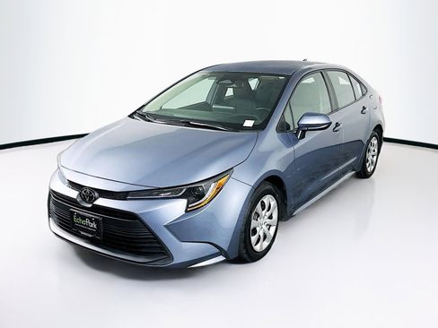 Used 2023 Toyota Corolla LE image 3