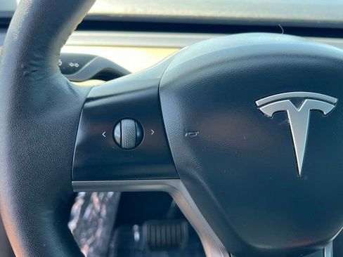 Used 2023 Tesla Model Y Long Range AWD/4WD image 19