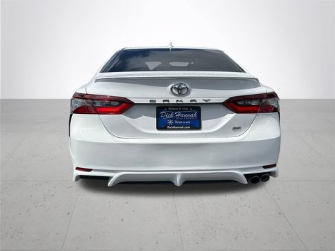 Used 2021 Toyota Camry SE FWD image 8