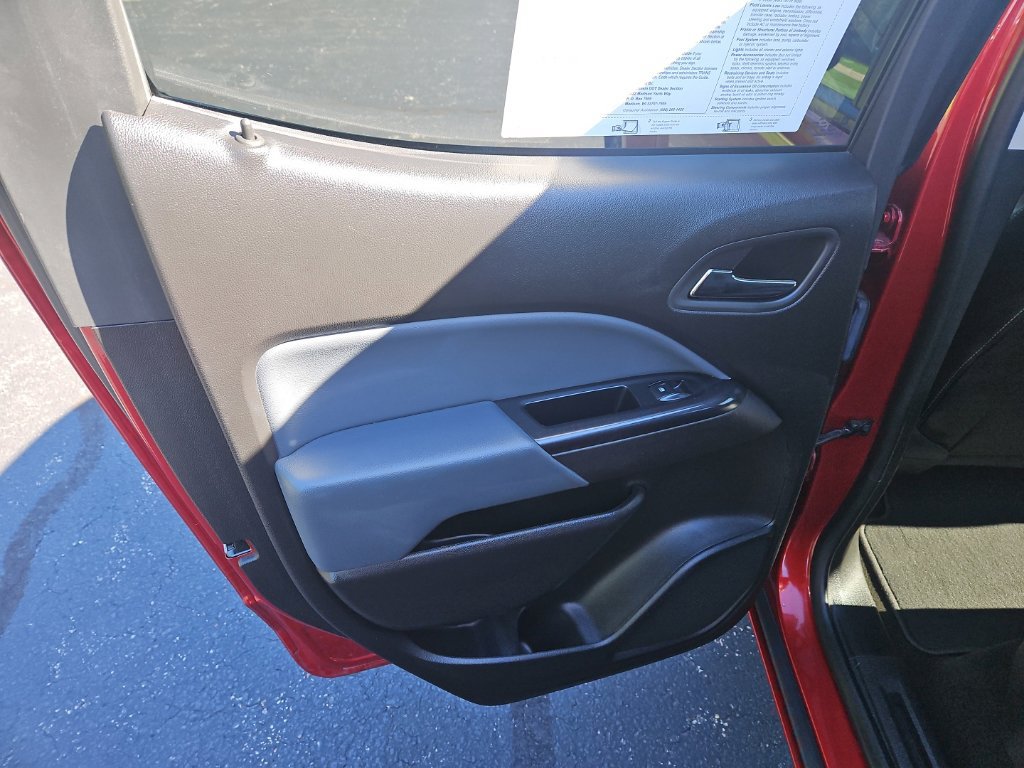 Used 2015 Chevrolet Colorado Z71 AWD/4WD image 23