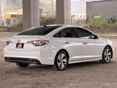 Used 2017 Hyundai Sonata Limited w/ Ultimate Package 02