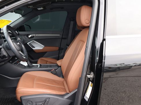 Used 2019 Audi Q3 2.0T Premium w/ Convenience Package image 7