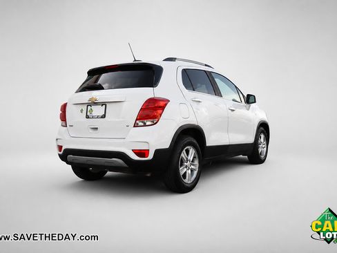 Used 2020 Chevrolet Trax LT w/ LT Convenience Package FWD image 8