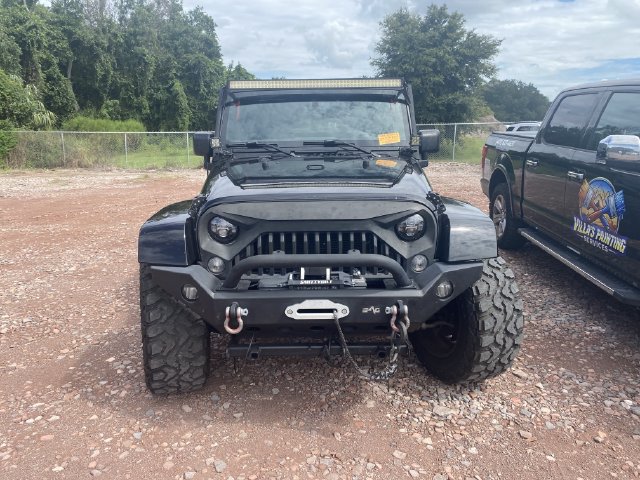 Used 2017 Jeep Wrangler Unlimited Sahara w/ Max Tow Package AWD/4WD image 2