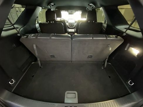 Used 2025 Ford Explorer ST-Line AWD/4WD image 32