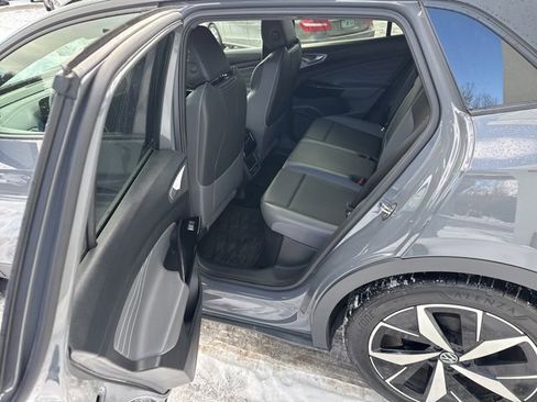 Used 2023 Volkswagen ID.4 Pro S image 17