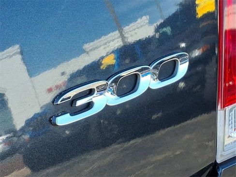 Certified 2019 Chrysler 300 Limited image 11