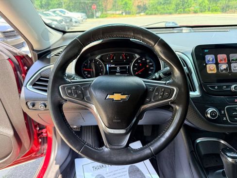 Used 2018 Chevrolet Malibu LT FWD image 31