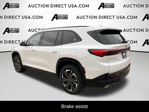 Used 2025 Buick Enclave Sport Touring w/ Power Package image 17