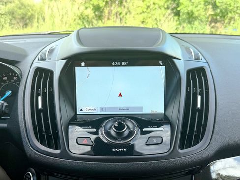 Used 2019 Ford Escape Titanium AWD/4WD image 24