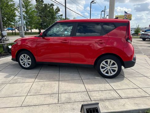 Used 2022 Kia Soul LX FWD image 13