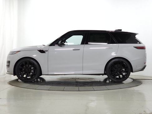Used 2026 Land Rover Range Rover Sport Dynamic SE AWD/4WD image 2
