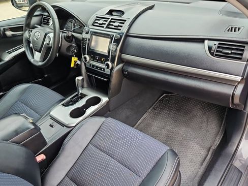 Used 2014 Toyota Camry SE image 21