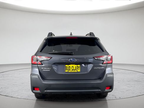 Used 2024 Subaru Outback Premium AWD/4WD image 4