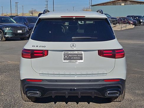 New 2026 Mercedes-Benz GLB 250 image 6