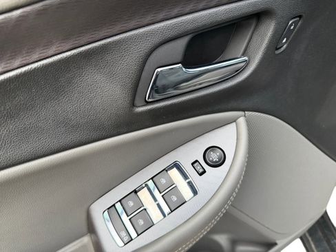 Used 2015 Chevrolet Impala LS w/ LS Convenience Package image 11