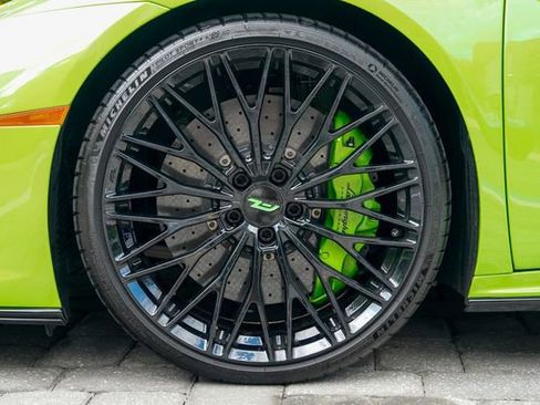 Used 2021 Lamborghini Huracan EVO RWD image 14