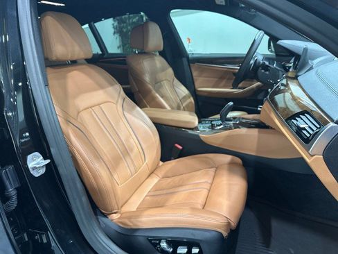 Used 2018 BMW M550i xDrive AWD/4WD image 54