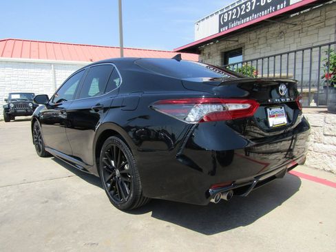 Used 2021 Toyota Camry XSE FWD image 3