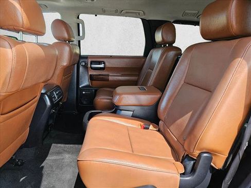 Used 2015 Toyota Sequoia Platinum image 17