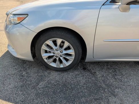 Used 2013 Lexus ES 300h w/ Luxury Pkg FWD image 26