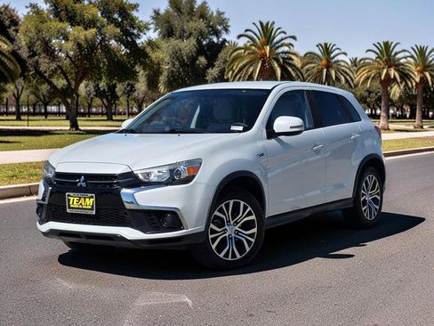 Used 2018 Mitsubishi Outlander Sport ES FWD image 2