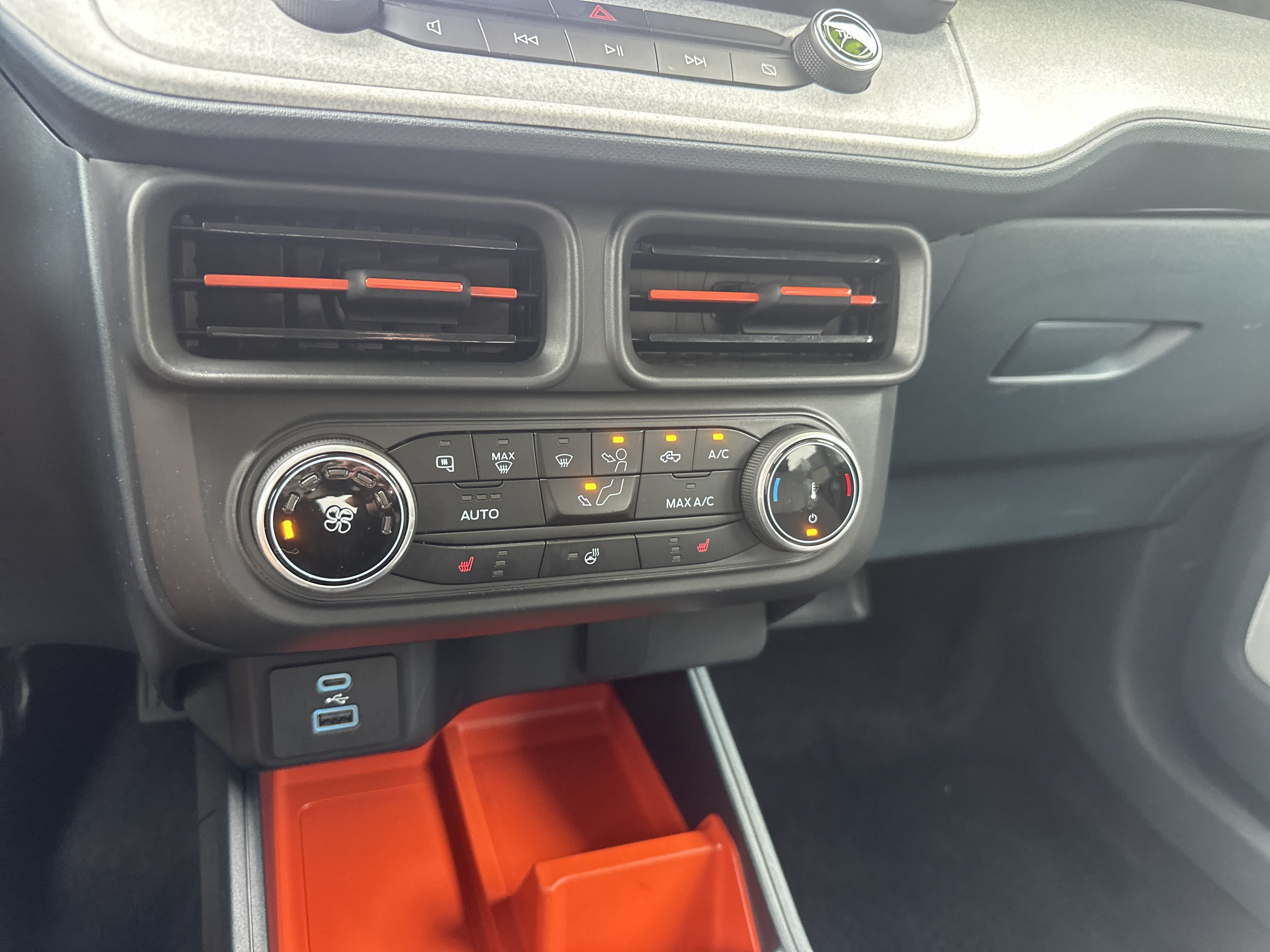 Used 2024 Ford Maverick XLT w/ XLT Luxury Package AWD/4WD image 19