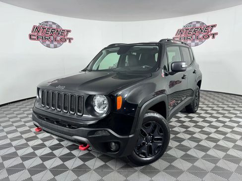 Used 2018 Jeep Renegade Trailhawk w/ Cold Weather Group II image 1