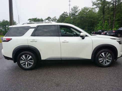 Used 2024 Nissan Pathfinder SL FWD image 22