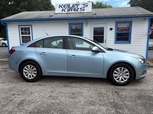 Used 2011 Chevrolet Cruze LT FWD image 2