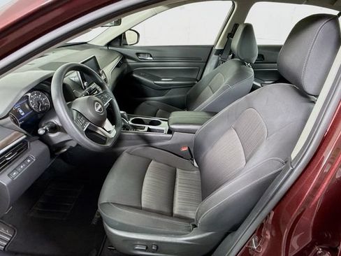 Used 2024 Nissan Altima 2.5 SV FWD image 25