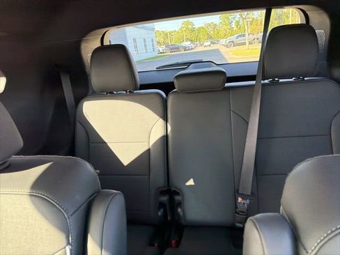 Certified 2025 Buick Enclave Preferred image 10